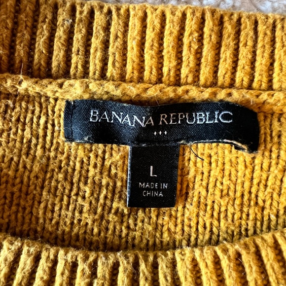 Crop Mustard yellow Banana Republic sweater - Picture 3 of 5